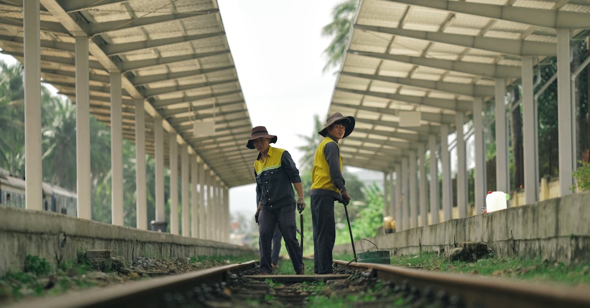 流量卡在电商物流和社区服务中的同城配送和快递服务